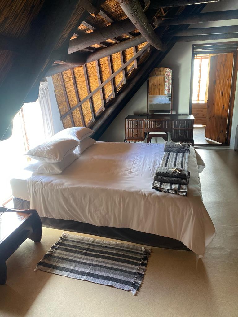 To Let 6 Bedroom Property for Rent in Stilbaai Wes Western Cape